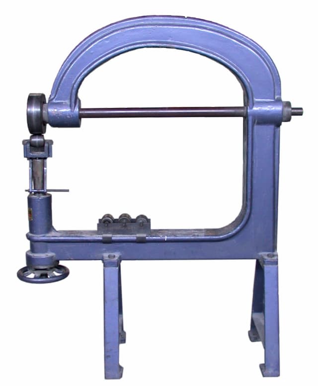 1617528516_202_sheet-metal-materials-standard-sizes-forming-processes English Wheel for sheet metal