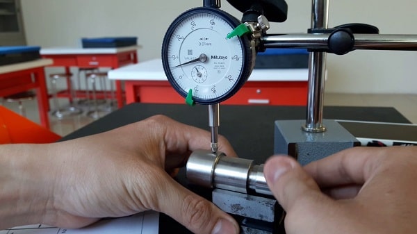 Đồng hồ so là gì? Phân loại và cách sử dụng đồng hồ so chi tiết nhất