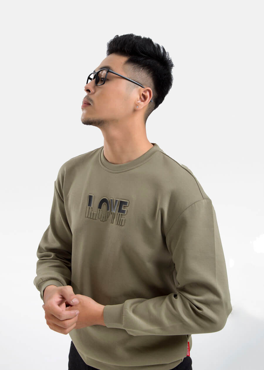 Nên mặc sweatshirt khi nào? Sweatshirt Là Gì? Cách Phối Đồ Với Áo Sweatshirt Cực Đẹp