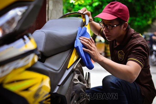 Sơn lại xe máy giá bao nhiêu? Bảng giá mới nhất - Thiết bị vệ sinh công nghiệp Palada